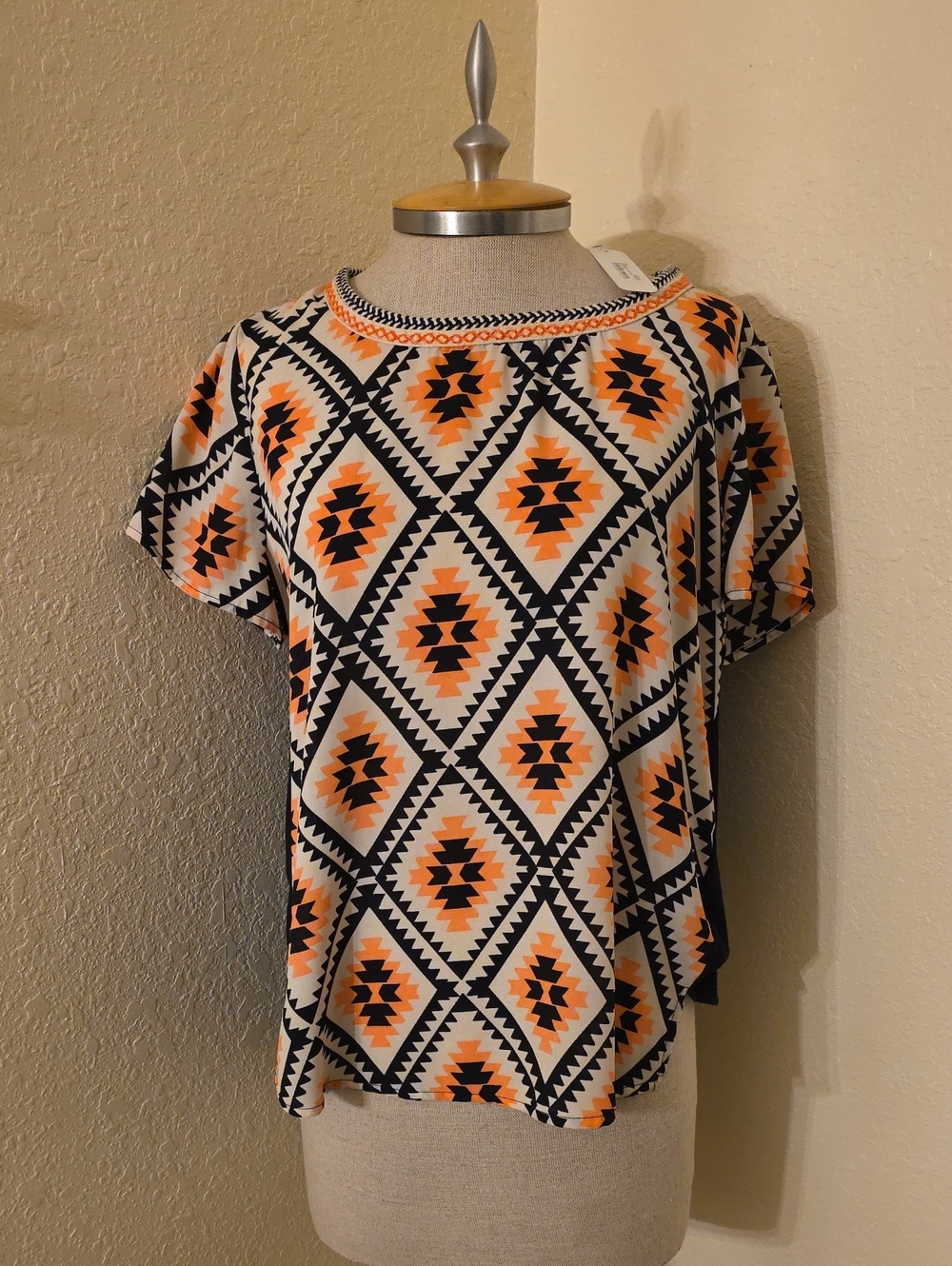 Brand NEW Aztec Print Short Sleeve Top in Peach and Black